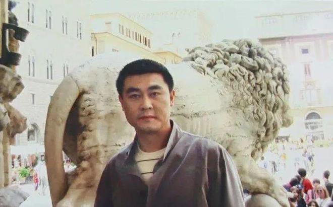 深圳“黑老大”4400萬(wàn)名表被拍賣(mài)誰(shuí)讓保安變富豪？500億帝國(guó)崩了(圖3)