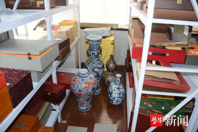 kaiyun網(wǎng)站雇人扮演社會名流“導(dǎo)演”拍賣會 幾百人被騙2700余萬(圖1)