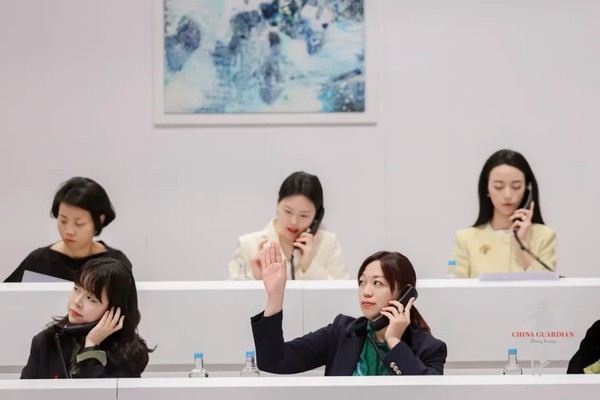 開云中國kaiyun億元拍品缺席市場維穩(wěn)下的2024年香港現(xiàn)當代藝術(shù)春拍(圖1)